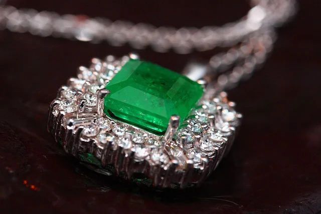 Emerald Gems, Emerald Gemstones, Healing Emerald, Zodiac Gems, Birthstone Gems, Magic Gem Emerald, Astrology Gems, Zodiac Gemstones, Emerald Astrology Gems, Healing Powers, Healing Emerald, Emerald Birthstone Gems, Emerald Birthstone Rings, Emerald Birthstone Pendants